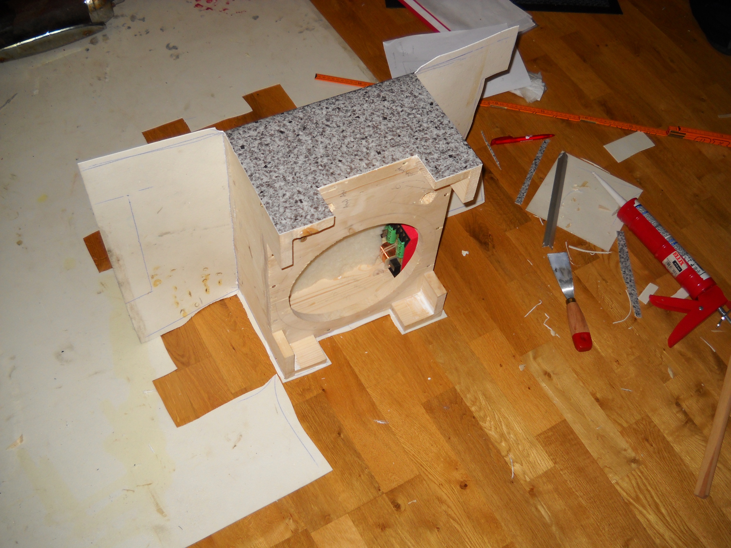 Box zur Hälfte mit PVC ummandelt