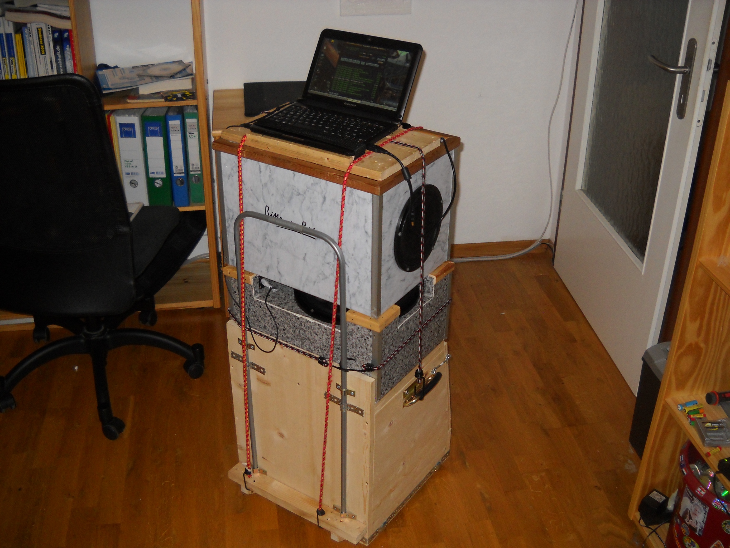 Boxen-Turm mit Transport-Box, Bass-Extension und Box 3.0